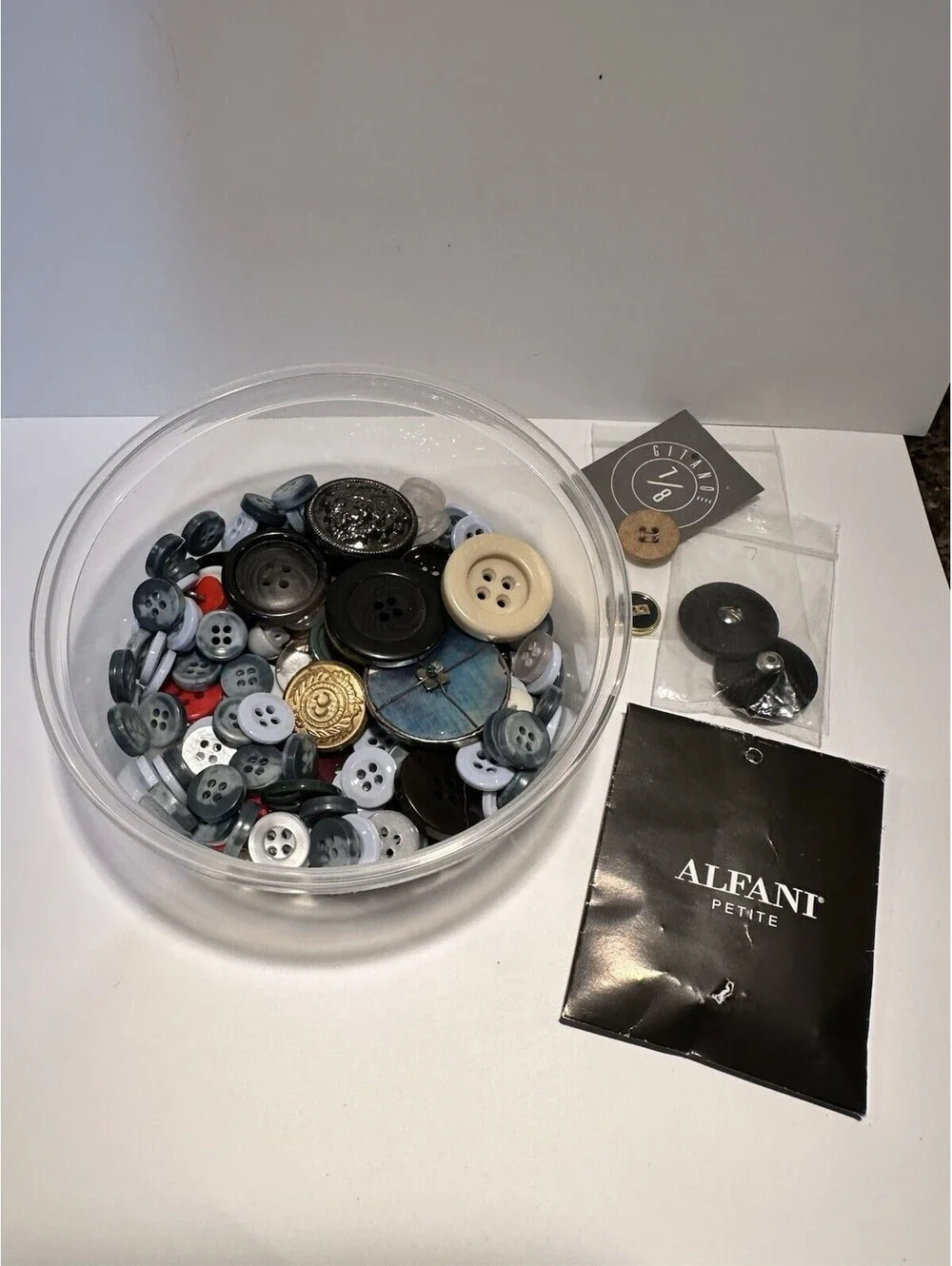 Vintage & Modern Assorted Sewing Buttons Bulk Lot Crafting Alfani Gitano Metal
